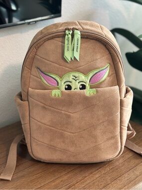 NWOT - Vera Bradley Limited Edition Star Wars Backpack w/Baby Yoda Peek